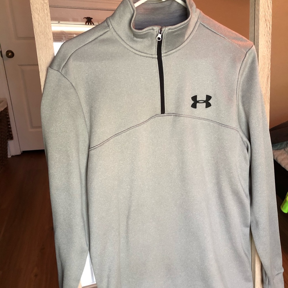 Under Armor sweatshirt